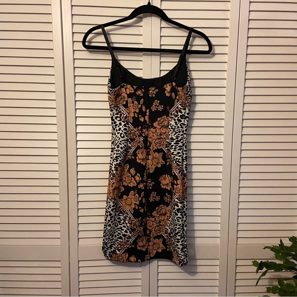 GUESS Body Con Floral & Animal Print scuba like fabric Dress XS - Picture 2 of 14